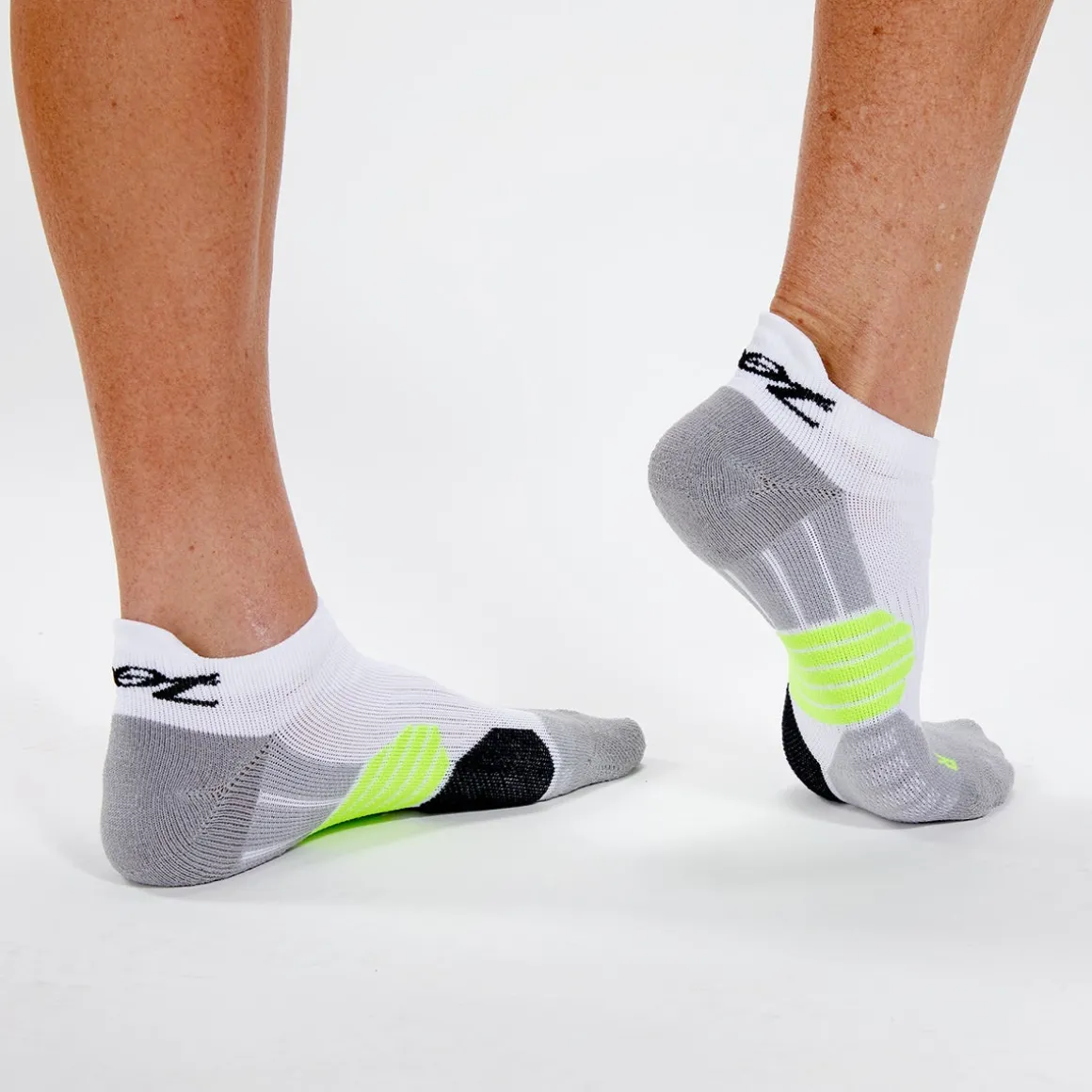 Unisex No Show Medium Cushion Sock - White